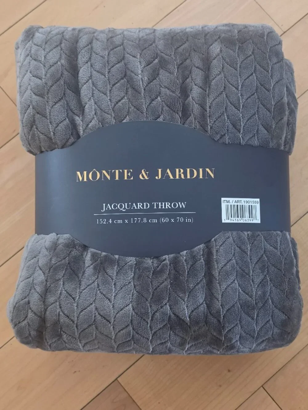 Monte & Jardin Luxury Collection Ultra Plush Throw Tropical Leaf 60 x 70 Gray
